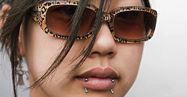 i00181_N_Piercingthumb